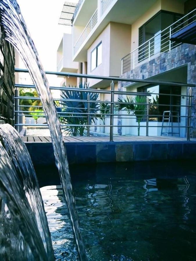Westwood Apartments Flic-en-Flacq Екстериор снимка